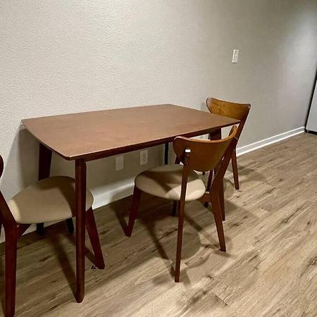 Aksarben Gem- Wfh Corner Desk & Minutes From I-80 Apartamento Omaha Exterior foto